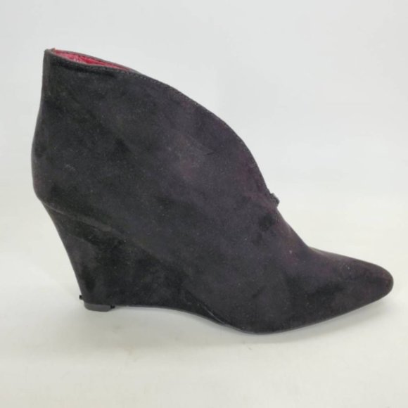 Express Womens Ankle Boots Booties Black Wedge Heels Pointed Toe Pull‎ Ons 8 - Picture 1 of 10